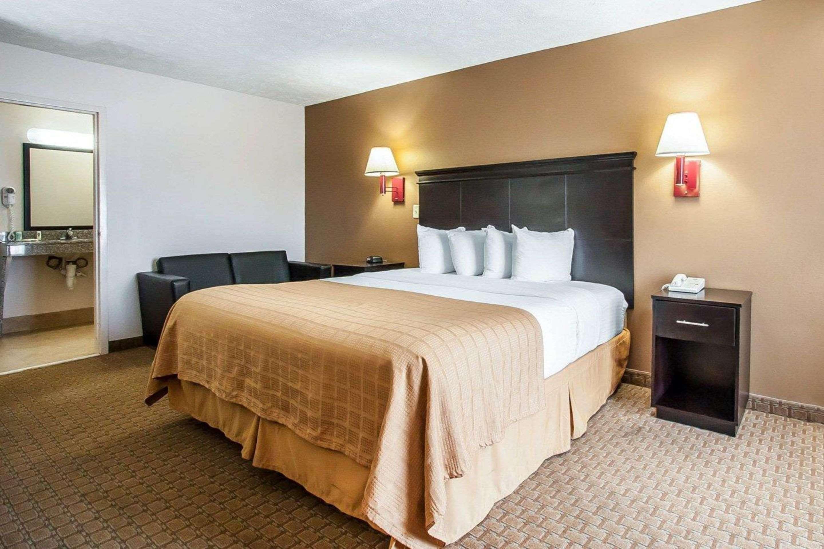 Quality Inn Savannah South Екстер'єр фото