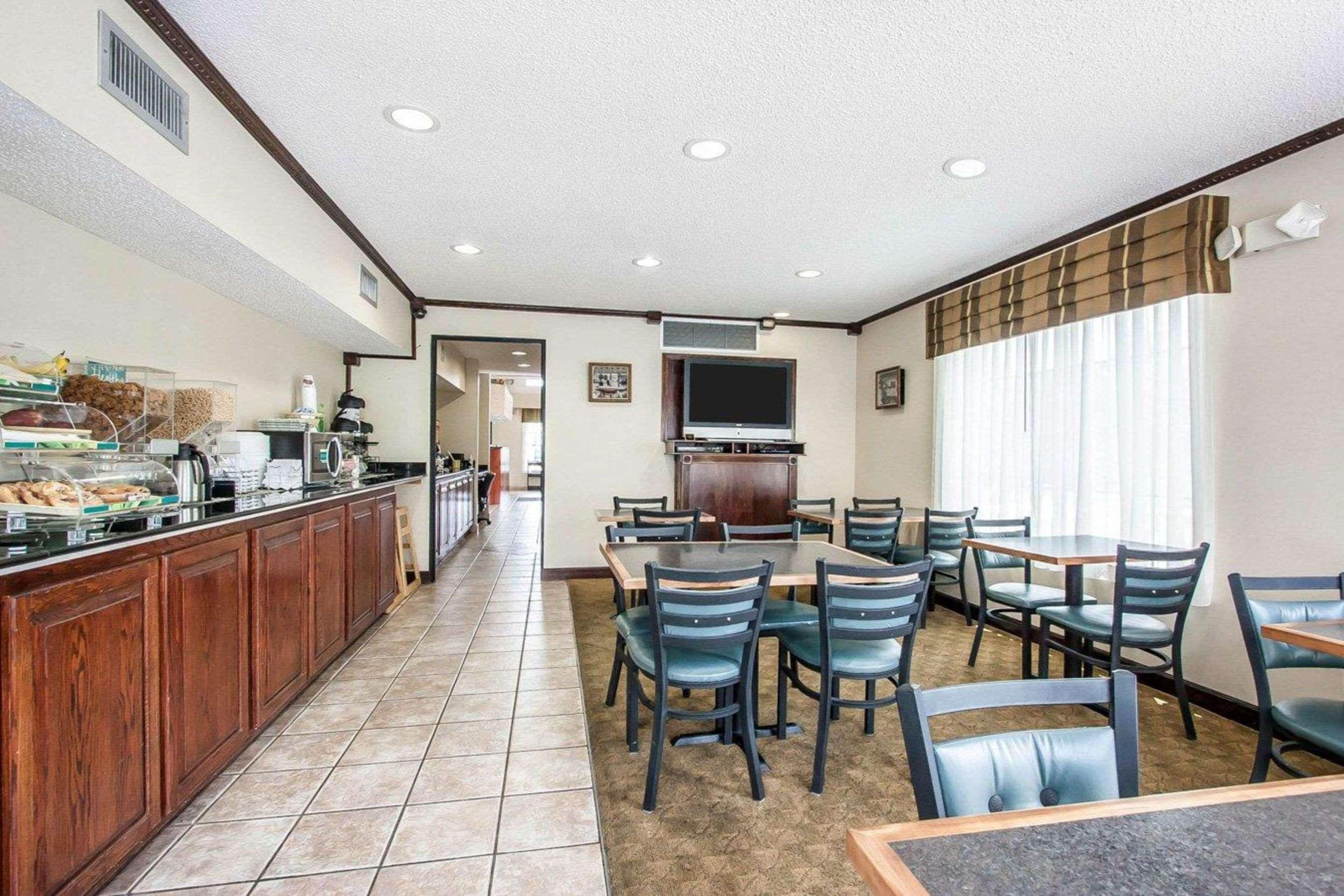 Quality Inn Savannah South Екстер'єр фото