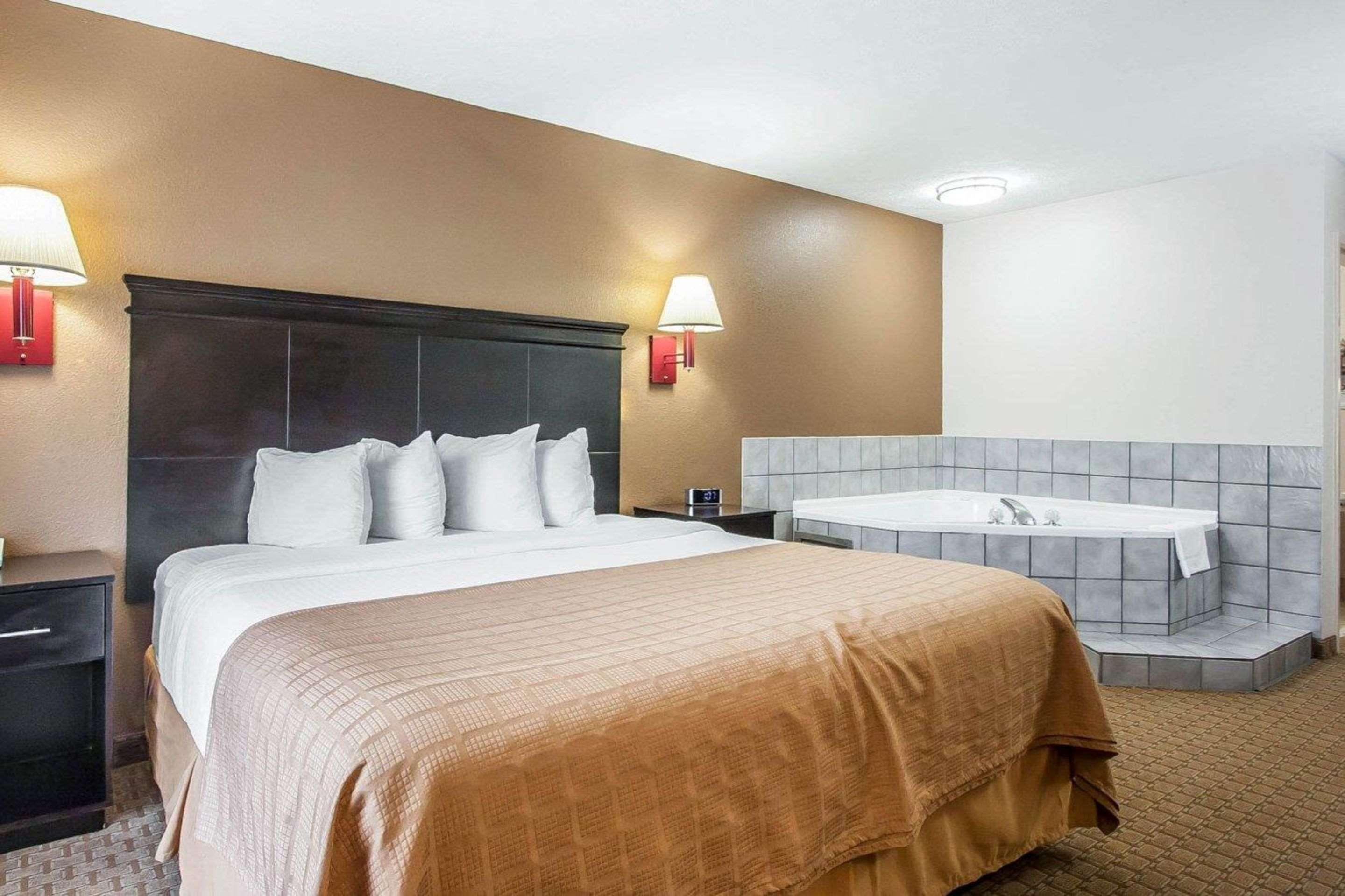 Quality Inn Savannah South Екстер'єр фото